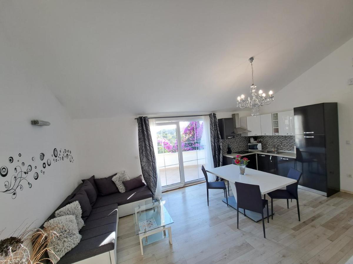 Apartment Oaza Mira Tribalj Eksteriør billede