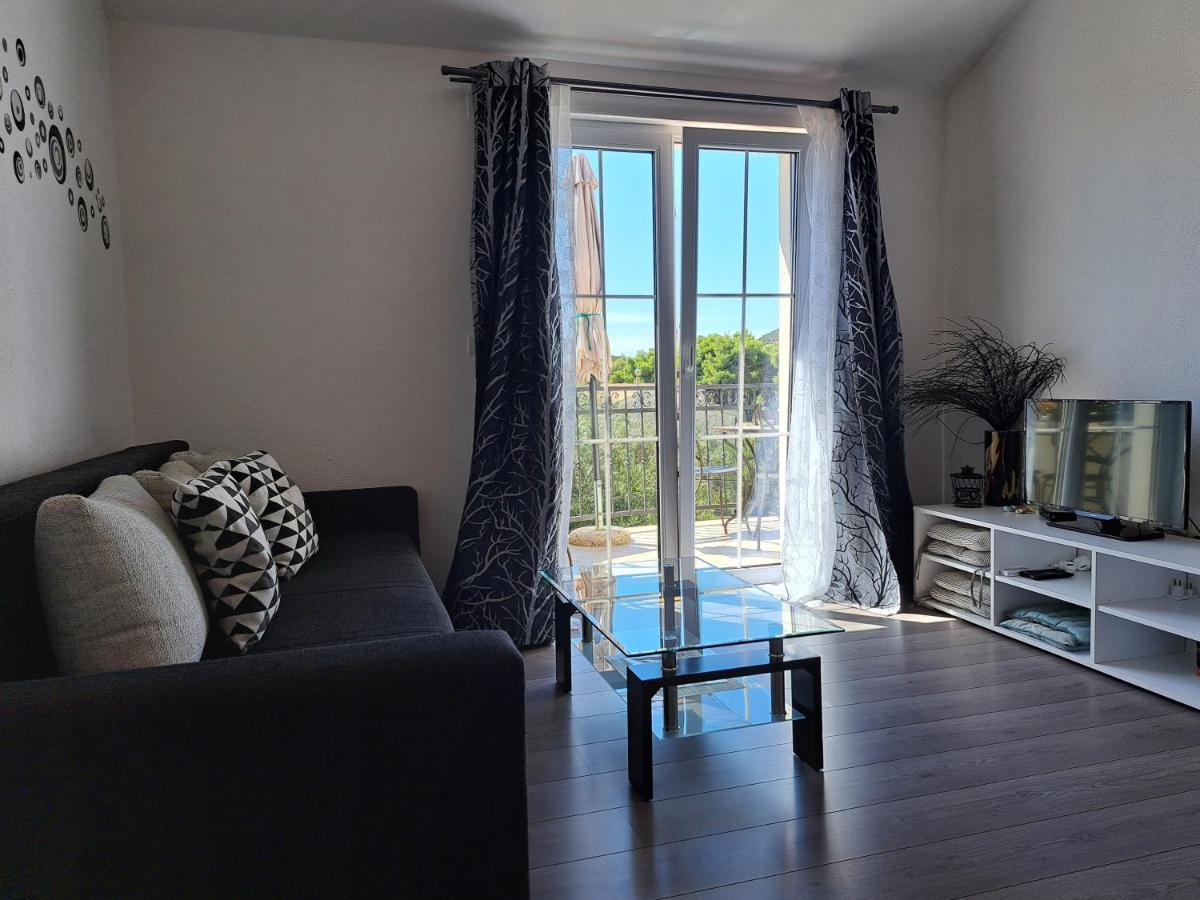 Apartment Oaza Mira Tribalj Eksteriør billede