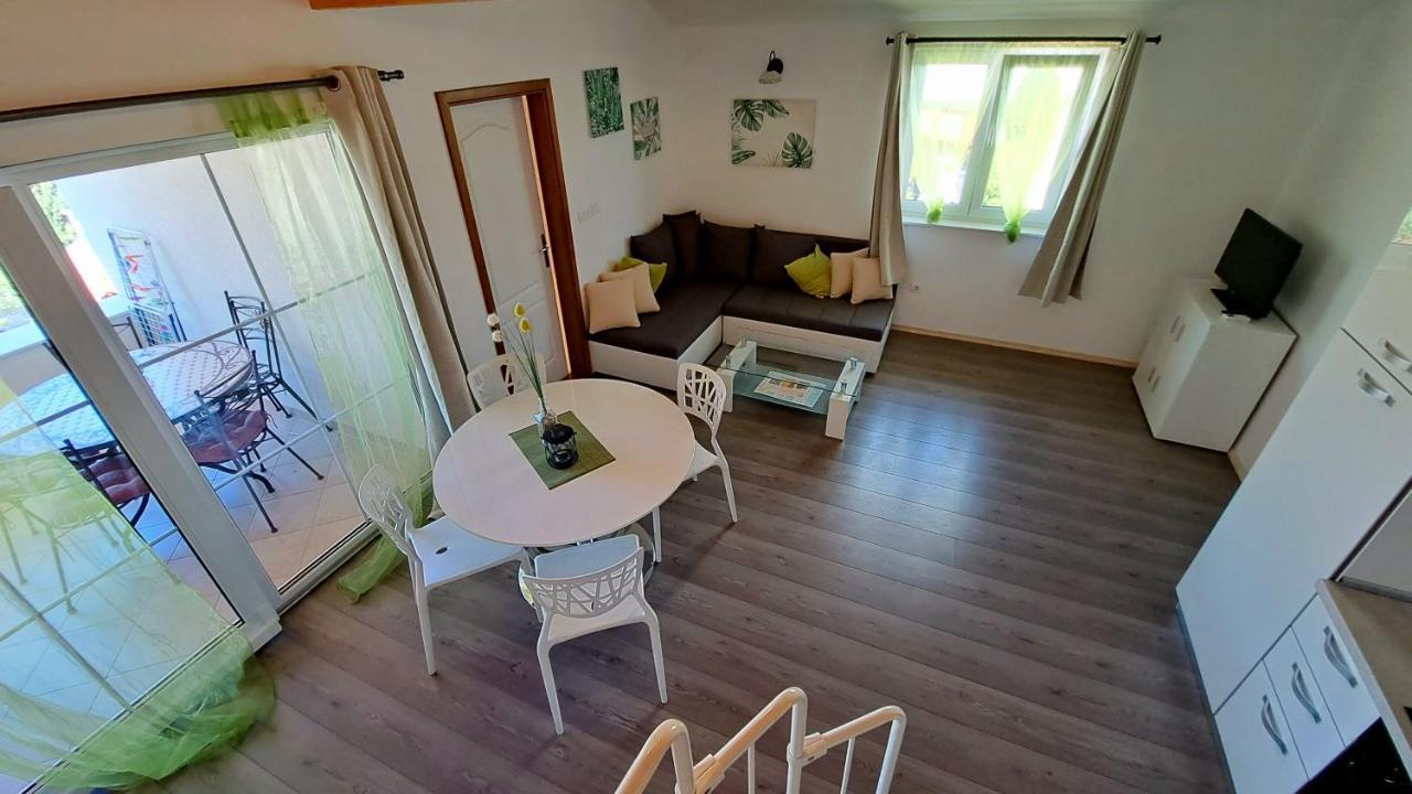 Apartment Oaza Mira Tribalj Eksteriør billede