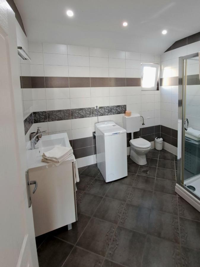 Apartment Oaza Mira Tribalj Eksteriør billede