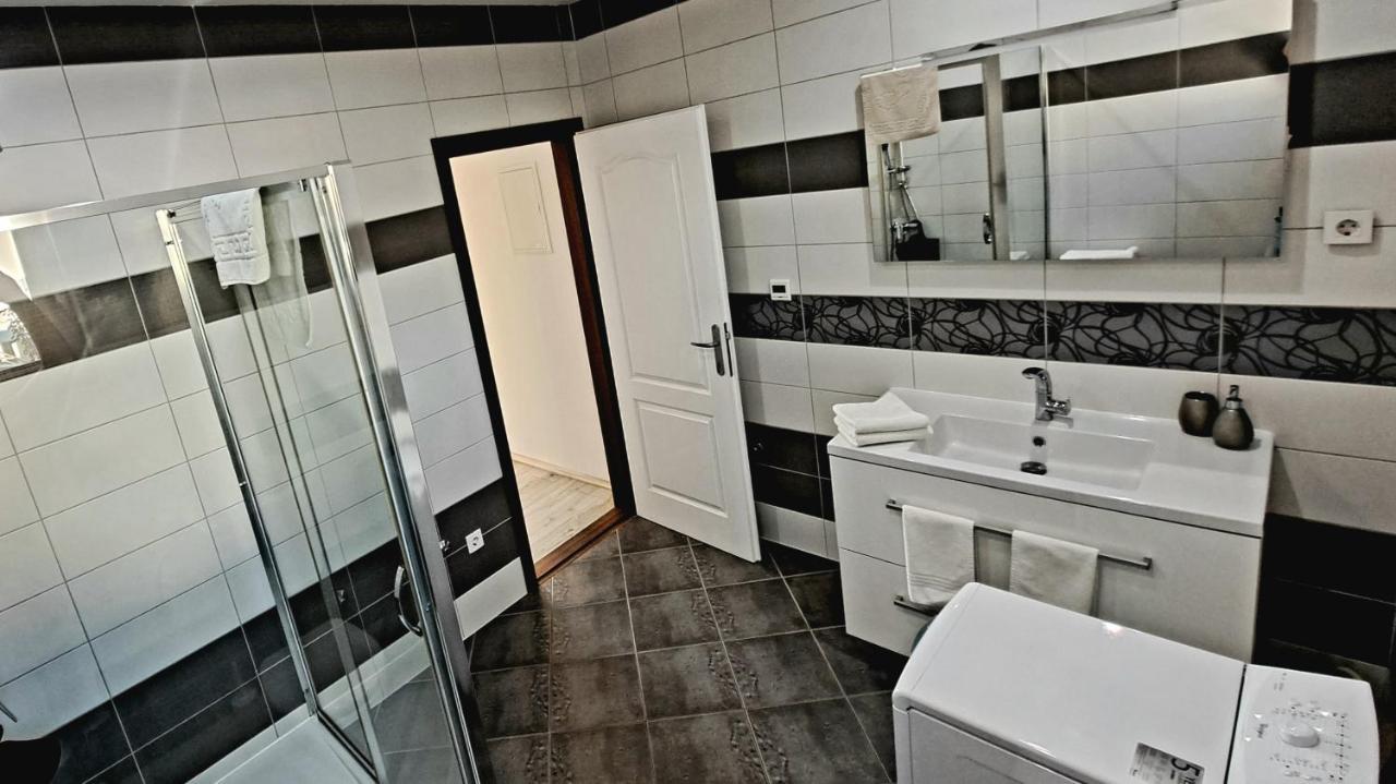 Apartment Oaza Mira Tribalj Eksteriør billede