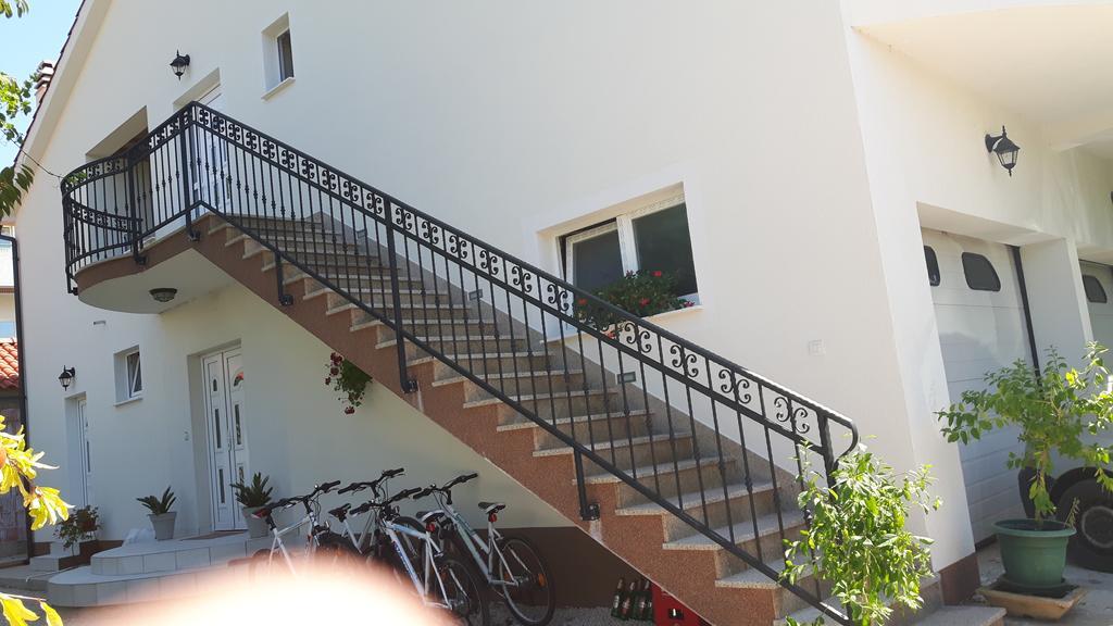 Apartment Oaza Mira Tribalj Eksteriør billede